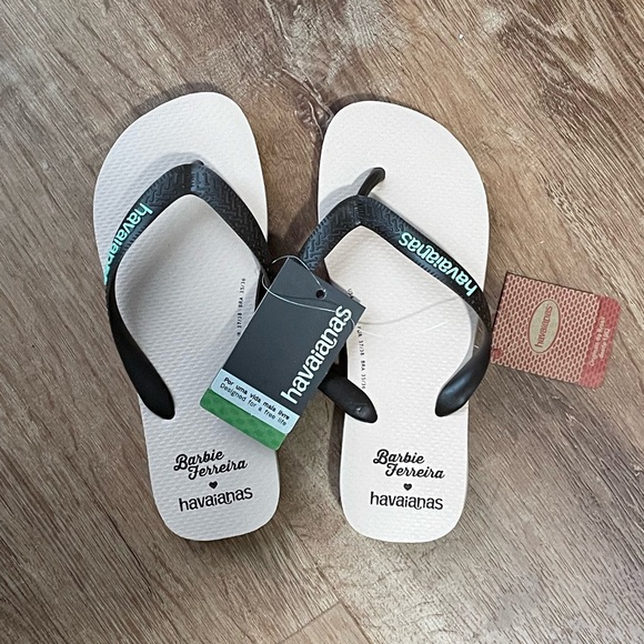 Havaianas x Barbie Ferreira Ballet Rose! - Picture 4 of 8